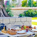 Couette-café Limonaia 4*