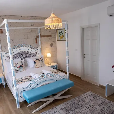Oda ve Kahvaltı Limonaia 4*