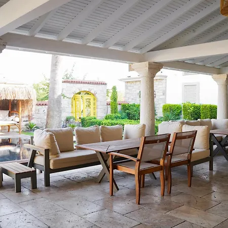 Oda ve Kahvaltı Limonaia 4*