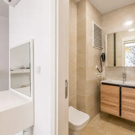 Limonaia Oda ve Kahvaltı 4*