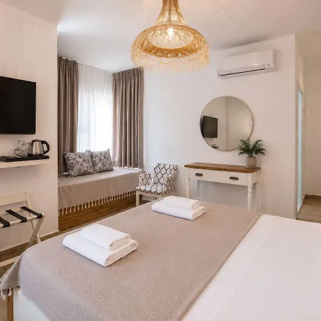 Limonaia Oda ve Kahvaltı 4*