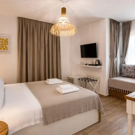 Limonaia Oda ve Kahvaltı 4*