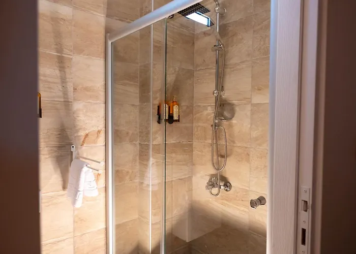 Limonaia Oda ve Kahvaltı 4*