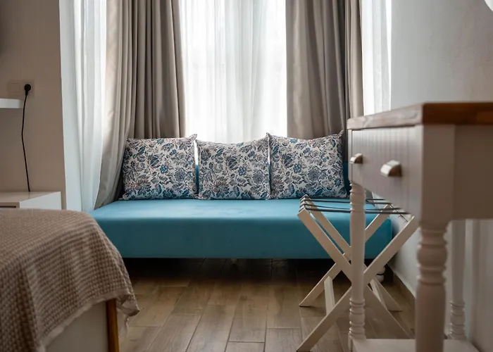 Oda ve Kahvaltı Limonaia 4*