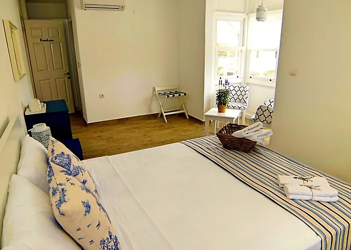 Limonaia Oda ve Kahvaltı 4*